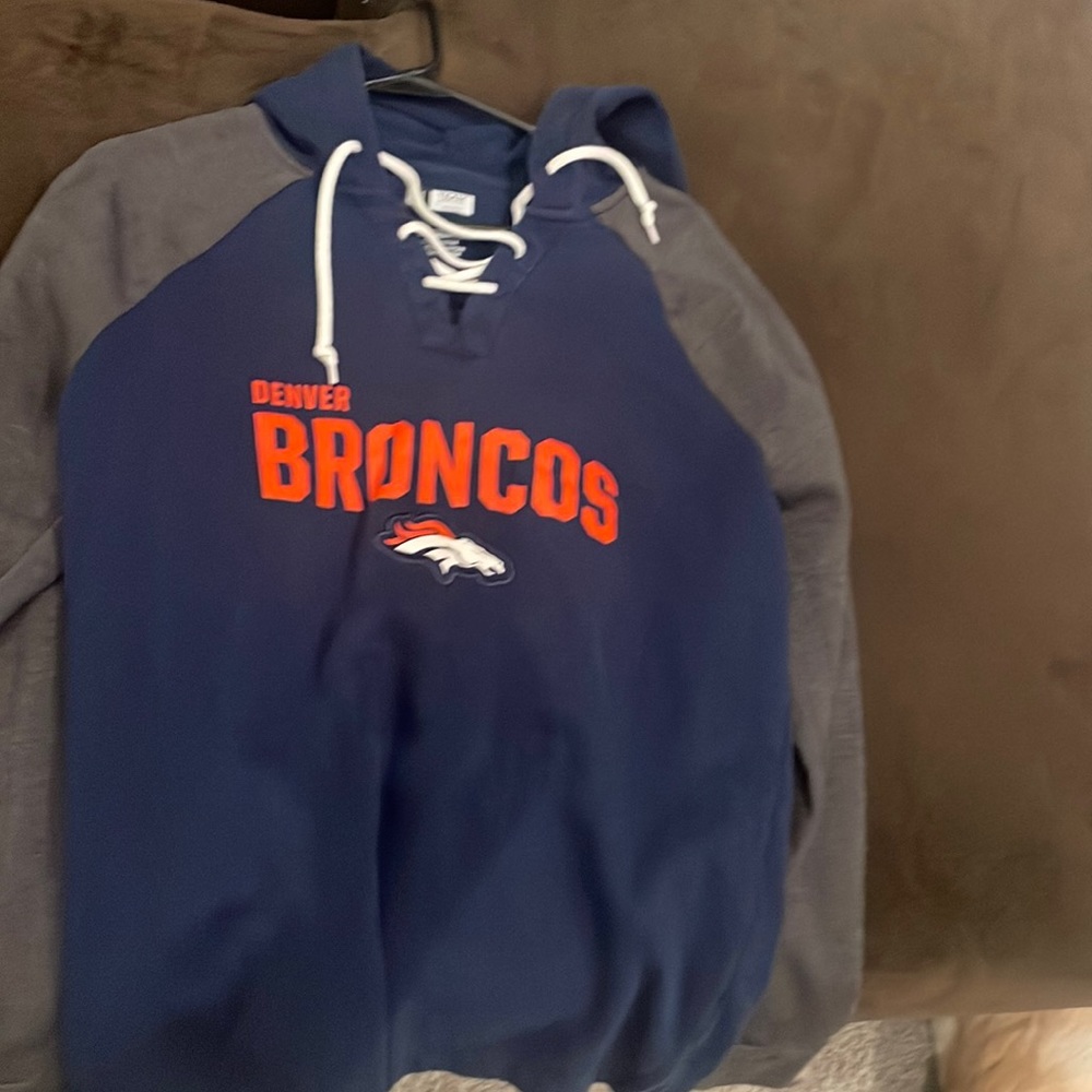 Broncos Sweatshirt Womens size Medium
